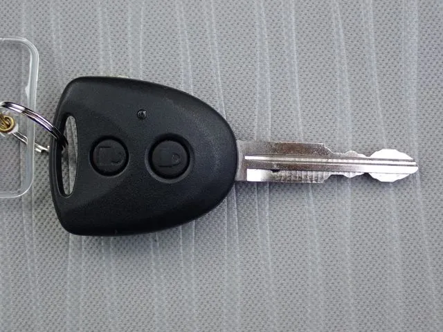ミラ　イース（ダイハツ）の車両写真