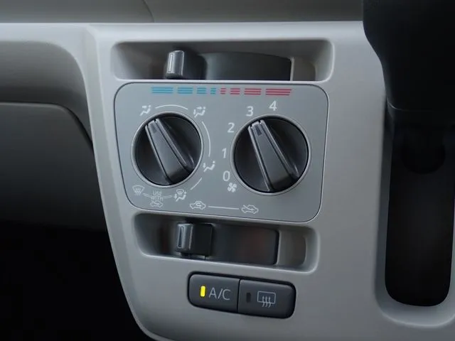 ミラ　イース（ダイハツ）の車両写真