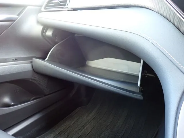 カムリ ハイブリッド(トヨタ)の車両写真