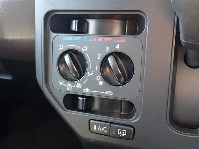 ルーミー(トヨタ)の車両写真