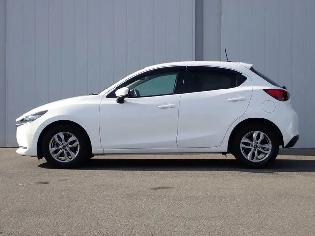 MAZDA2(マツダ)の車両写真