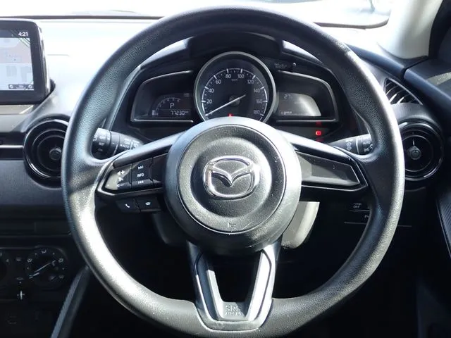 MAZDA2(マツダ)の車両写真