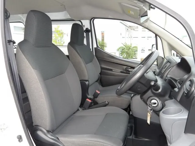 ＮＶ２００バネットバン（ニッサン）の車両写真