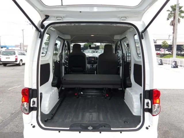 ＮＶ２００バネットバン（ニッサン）の車両写真