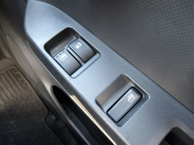 ミラ イース 4WD(ダイハツ)の車両写真