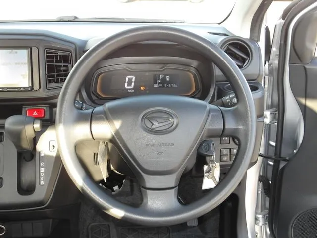 ミラ イース 4WD(ダイハツ)の車両写真