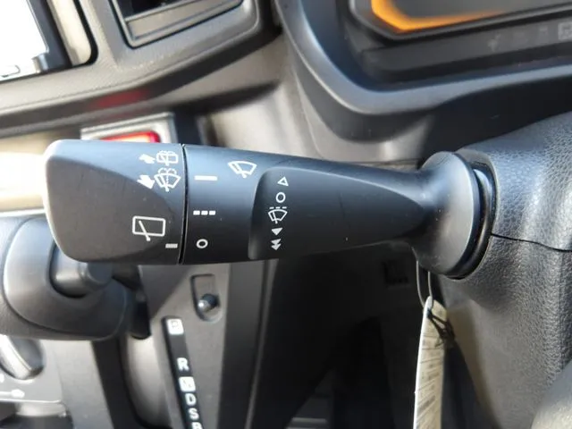ミラ イース 4WD(ダイハツ)の車両写真