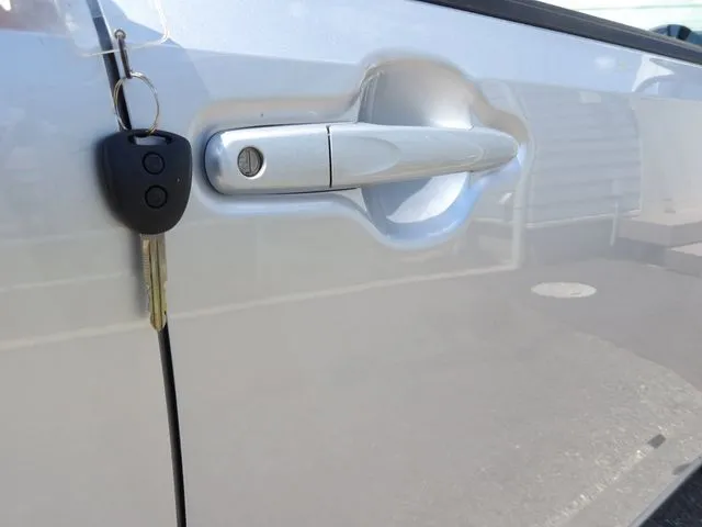 ミラ イース 4WD(ダイハツ)の車両写真