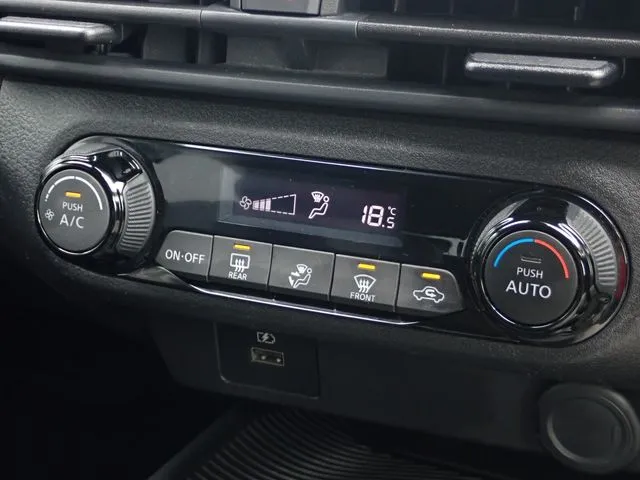 ノート(ニッサン)の車両写真