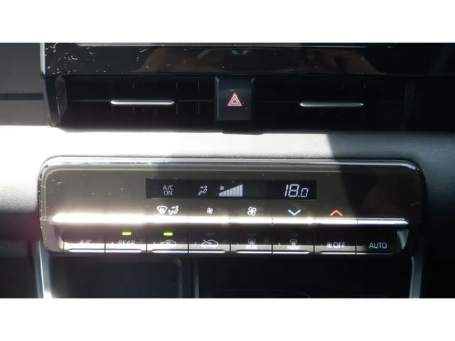 ヴォクシー(トヨタ)の車両写真