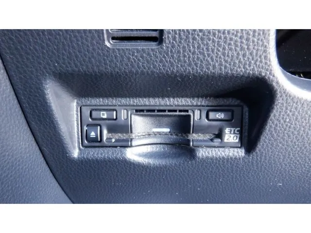 ヴォクシー(トヨタ)の車両写真