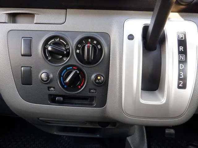 ＮＶ３５０キャラバン　１．２５ｔ（ニッサン）の車両写真