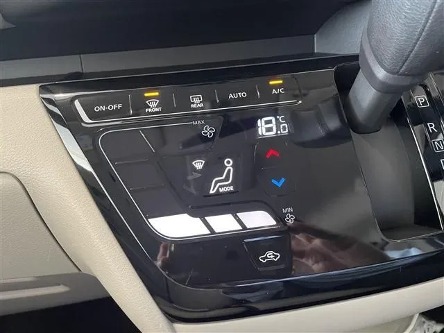 ルークス(ニッサン)の車両写真