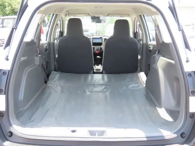 NV150 AD 2WD(ニッサン)の車両写真