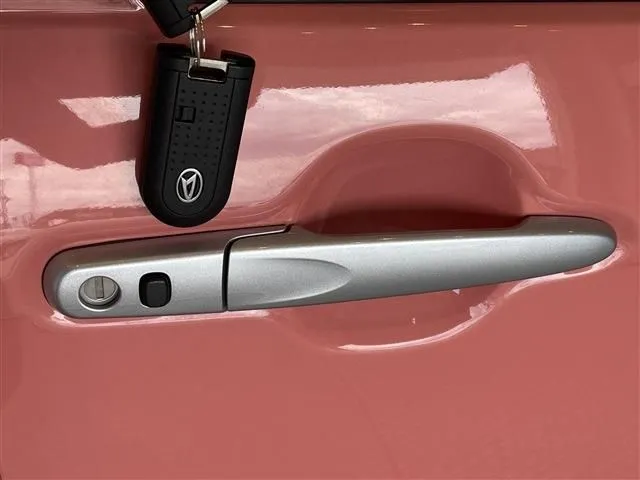 ミラ トコット(ダイハツ)の車両写真