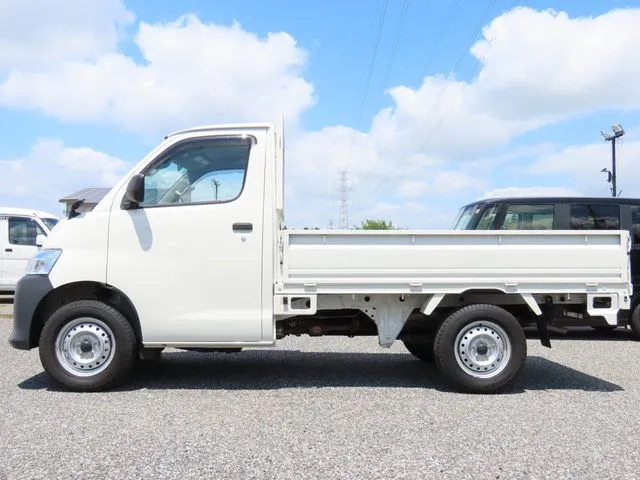 タウンエーストラック 2WD(トヨタ)の車両写真