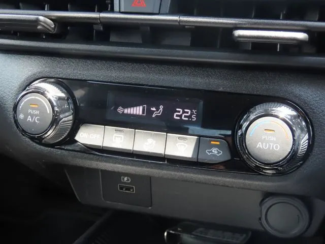 ノート（ニッサン）の車両写真