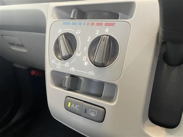 ミラ イース(ダイハツ)の車両写真