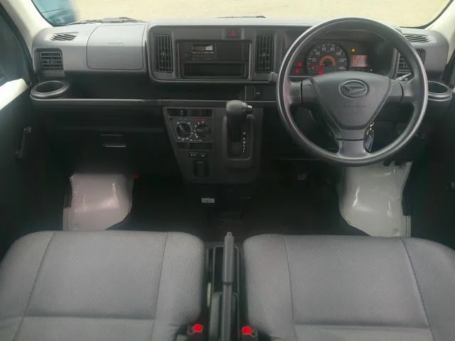 ハイゼットカーゴ 4WD(ダイハツ)の車両写真