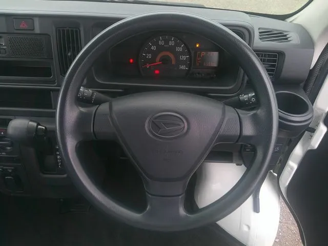 ハイゼットカーゴ 4WD(ダイハツ)の車両写真
