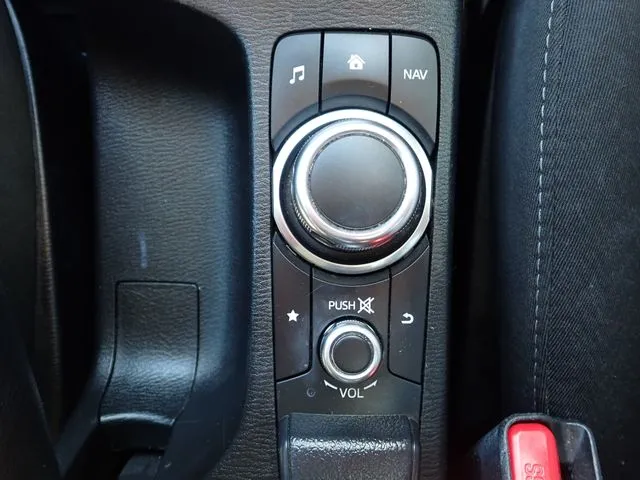 デミオ(マツダ)の車両写真