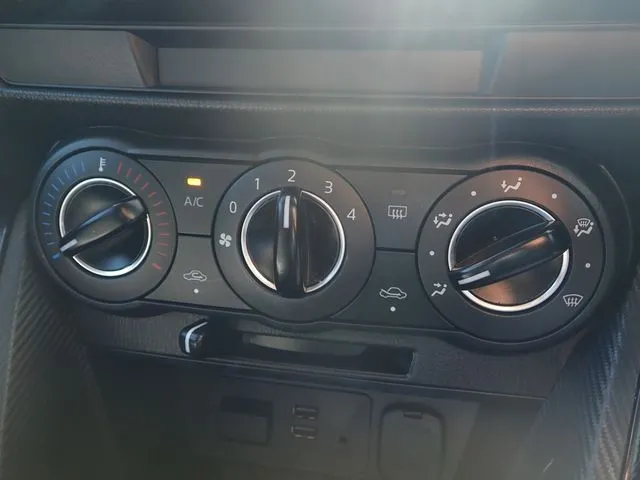 デミオ(マツダ)の車両写真