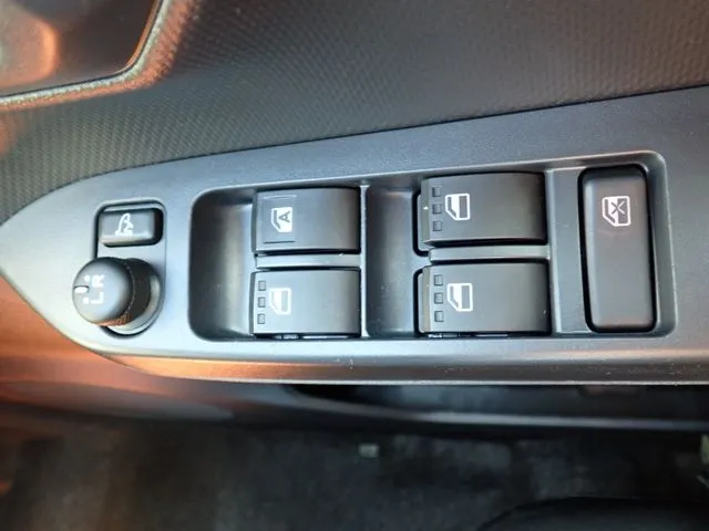 ミラ イース(ダイハツ)の車両写真