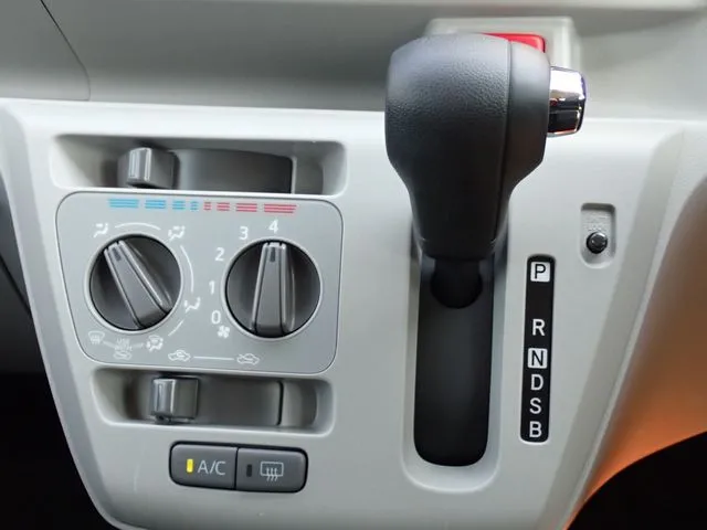ミラ イース(ダイハツ)の車両写真