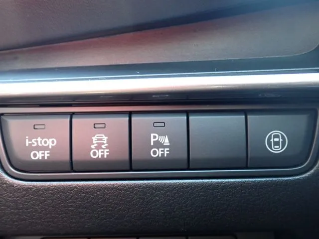 MAZDA3 ファストバック(マツダ)の車両写真