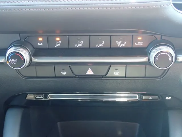 MAZDA3 ファストバック(マツダ)の車両写真
