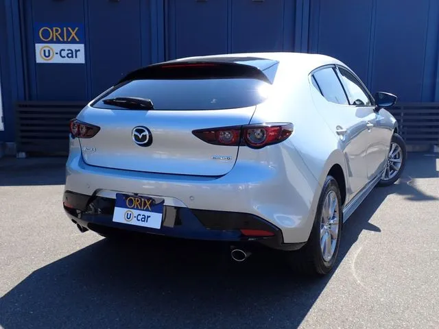 MAZDA3 ファストバック(マツダ)の車両写真