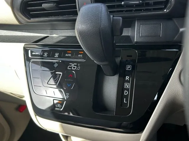 ルークス(ニッサン)の車両写真