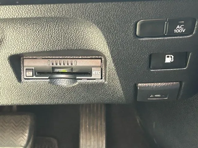 プリウス(トヨタ)の車両写真