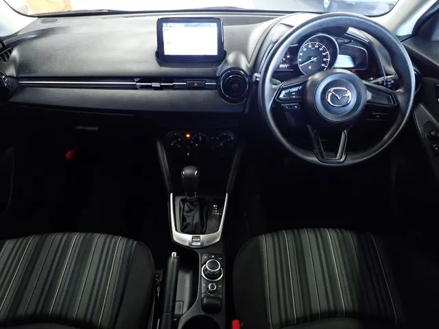 MAZDA2(マツダ)の車両写真