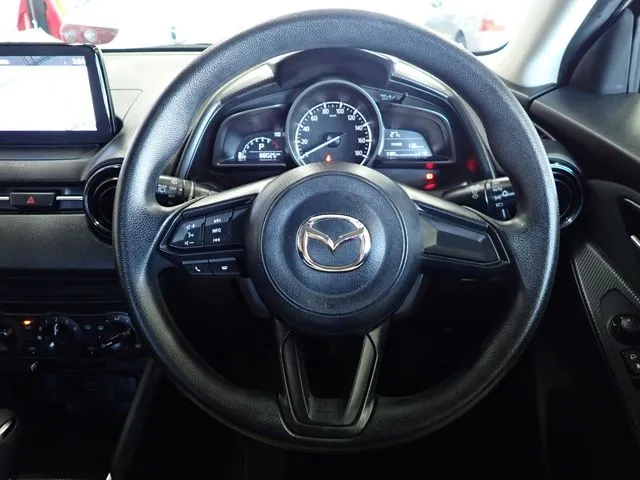 MAZDA2(マツダ)の車両写真