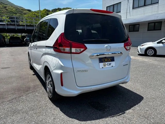 フリード ハイブリッド(ホンダ)の車両写真