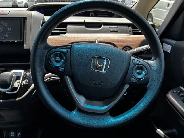 フリード ハイブリッド(ホンダ)の車両写真