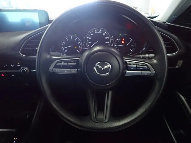 ＭＡＺＤＡ３　セダン（マツダ）の車両写真
