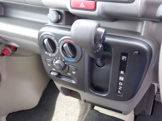 エブリイバン（スズキ）の車両写真