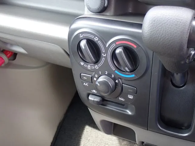 エブリイバン（スズキ）の車両写真
