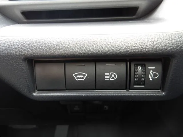 プリウス　４ＷＤ（トヨタ）の車両写真