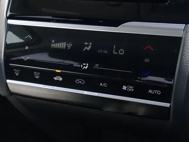 フィット ハイブリッド(ホンダ)の車両写真