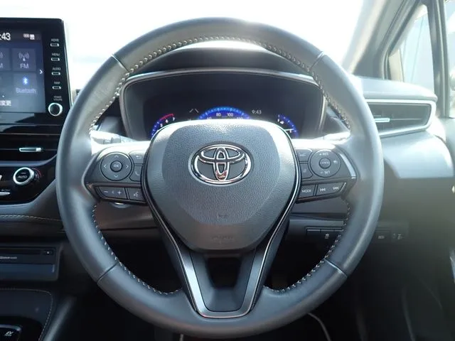 カローラ　ツーリング　ハイブリッド（トヨタ）の車両写真