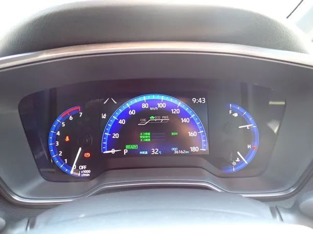 カローラ　ツーリング　ハイブリッド（トヨタ）の車両写真