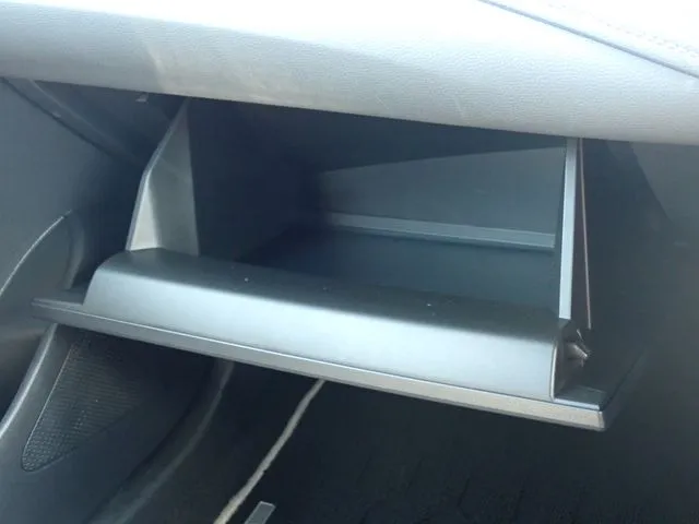 カローラ　ツーリング　ハイブリッド（トヨタ）の車両写真