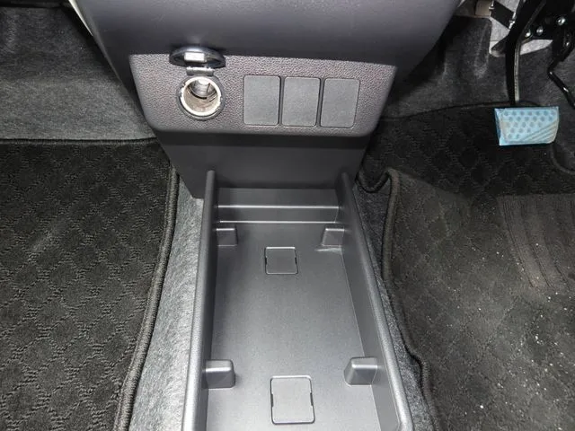 ミラ イース 4WD(ダイハツ)の車両写真