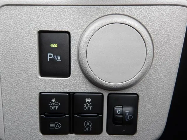 ミラ イース 4WD(ダイハツ)の車両写真
