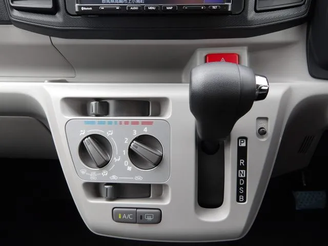 ミラ イース 4WD(ダイハツ)の車両写真