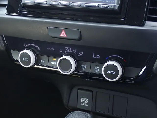 フィット e:HEV(ホンダ)の車両写真