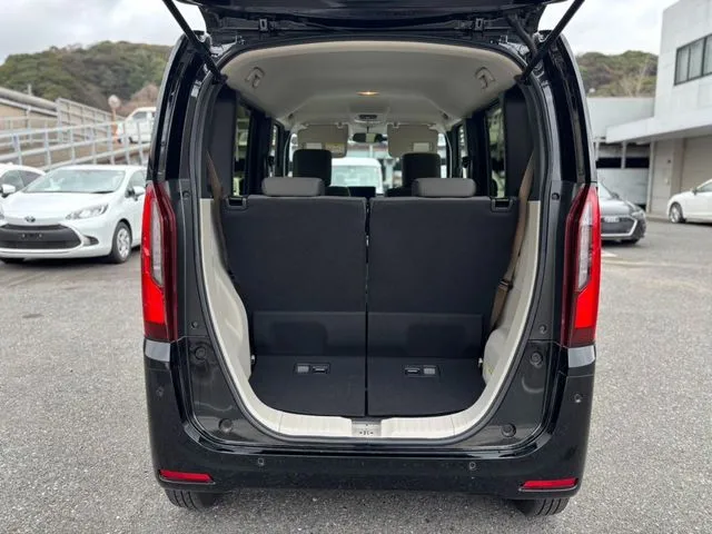 N BOX(ホンダ)の車両写真
